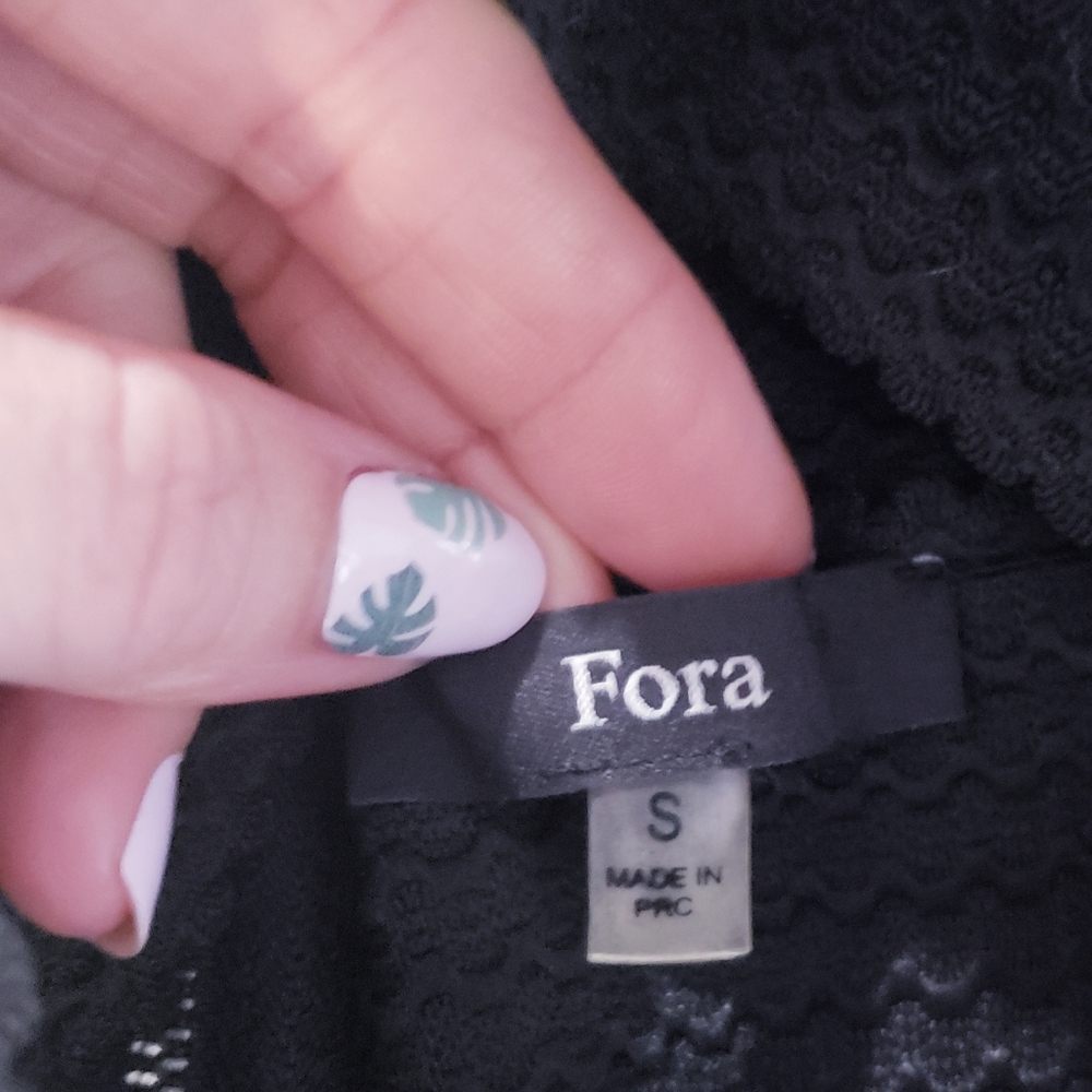 Fora Black Elastic Structured Crop Top with Zipper - Picture 4 of 5